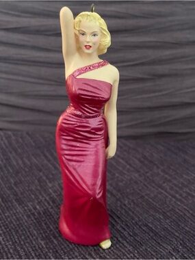 Marilyn Monroe How to Marry A Millionaire Hallmark Ornament 2014 No Original Box